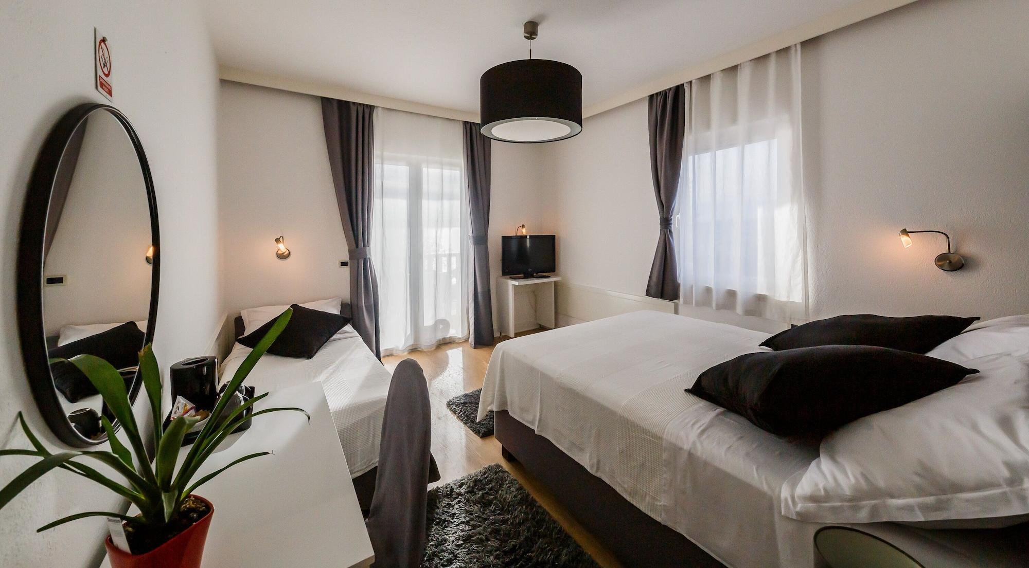 Hotel Villa Zarko Kaštel Stari Εξωτερικό φωτογραφία